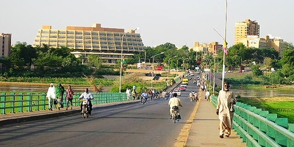 Le pont de Niamey au Niger.